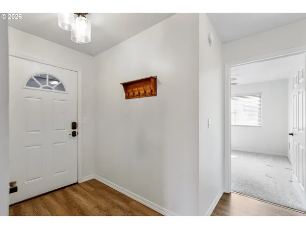 $370,000 | 240 Lone Pine Lane, Unit 5, The Dalles, OR 97058