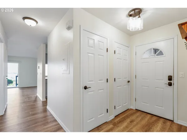 $370,000 | 240 Lone Pine Lane, Unit 5, The Dalles, OR 97058