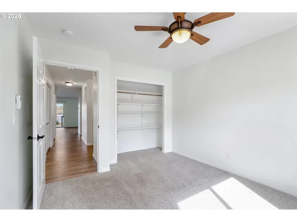 $370,000 | 240 Lone Pine Lane, Unit 5, The Dalles, OR 97058