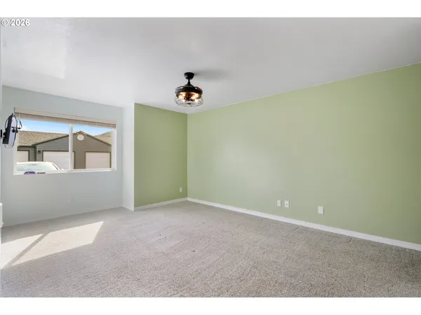 $370,000 | 240 Lone Pine Lane, Unit 5, The Dalles, OR 97058