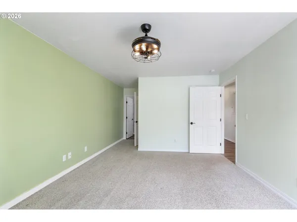 $370,000 | 240 Lone Pine Lane, Unit 5, The Dalles, OR 97058