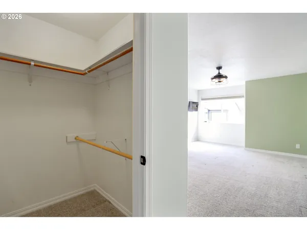 $370,000 | 240 Lone Pine Lane, Unit 5, The Dalles, OR 97058