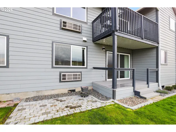 $370,000 | 240 Lone Pine Lane, Unit 5, The Dalles, OR 97058