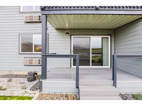 $370,000 | 240 Lone Pine Lane, Unit 5, The Dalles, OR 97058