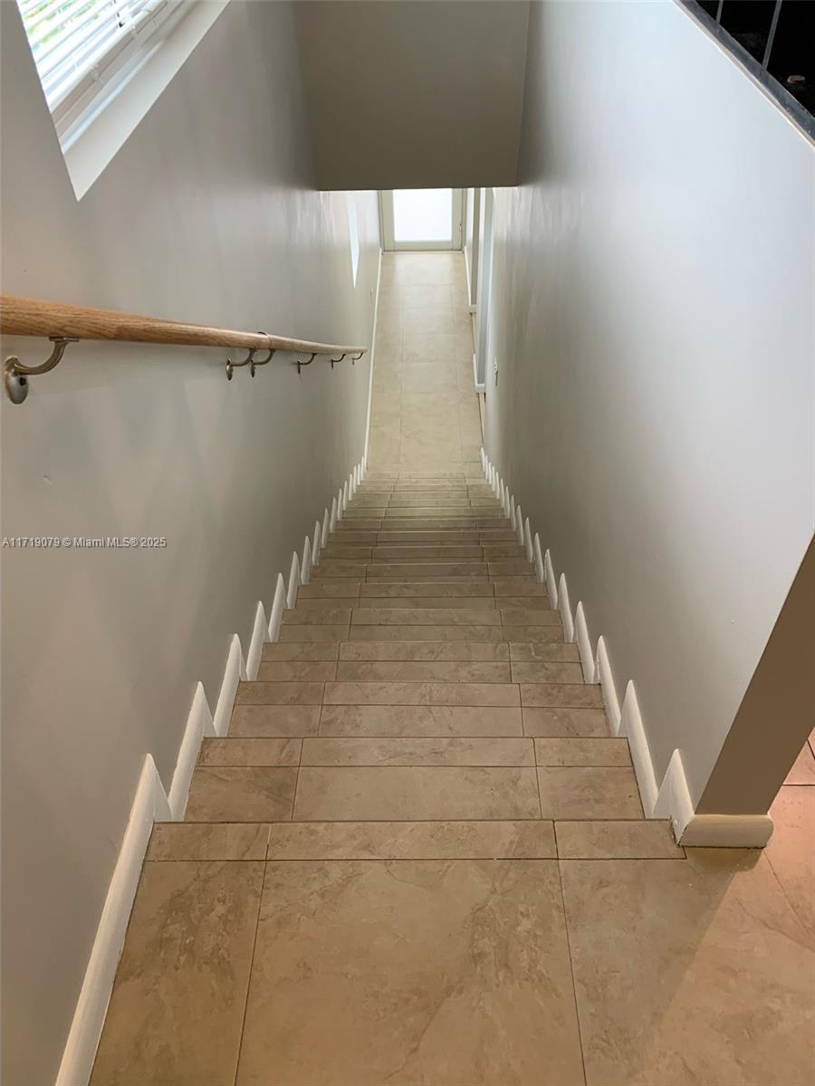 2250 West 5th Way Hialeah, FL 33010 - Photo 29 of 38