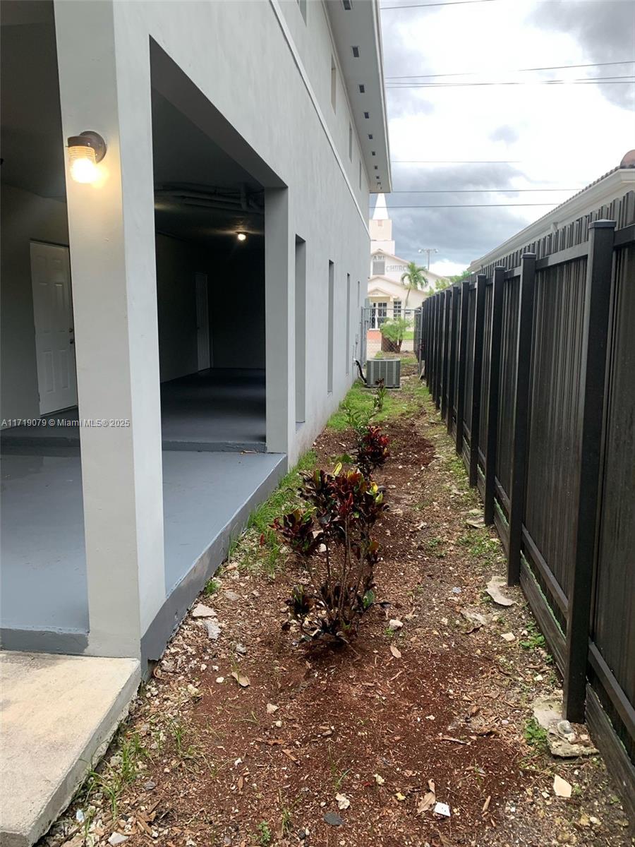 2250 West 5th Way Hialeah, FL 33010 - Photo 34 of 38