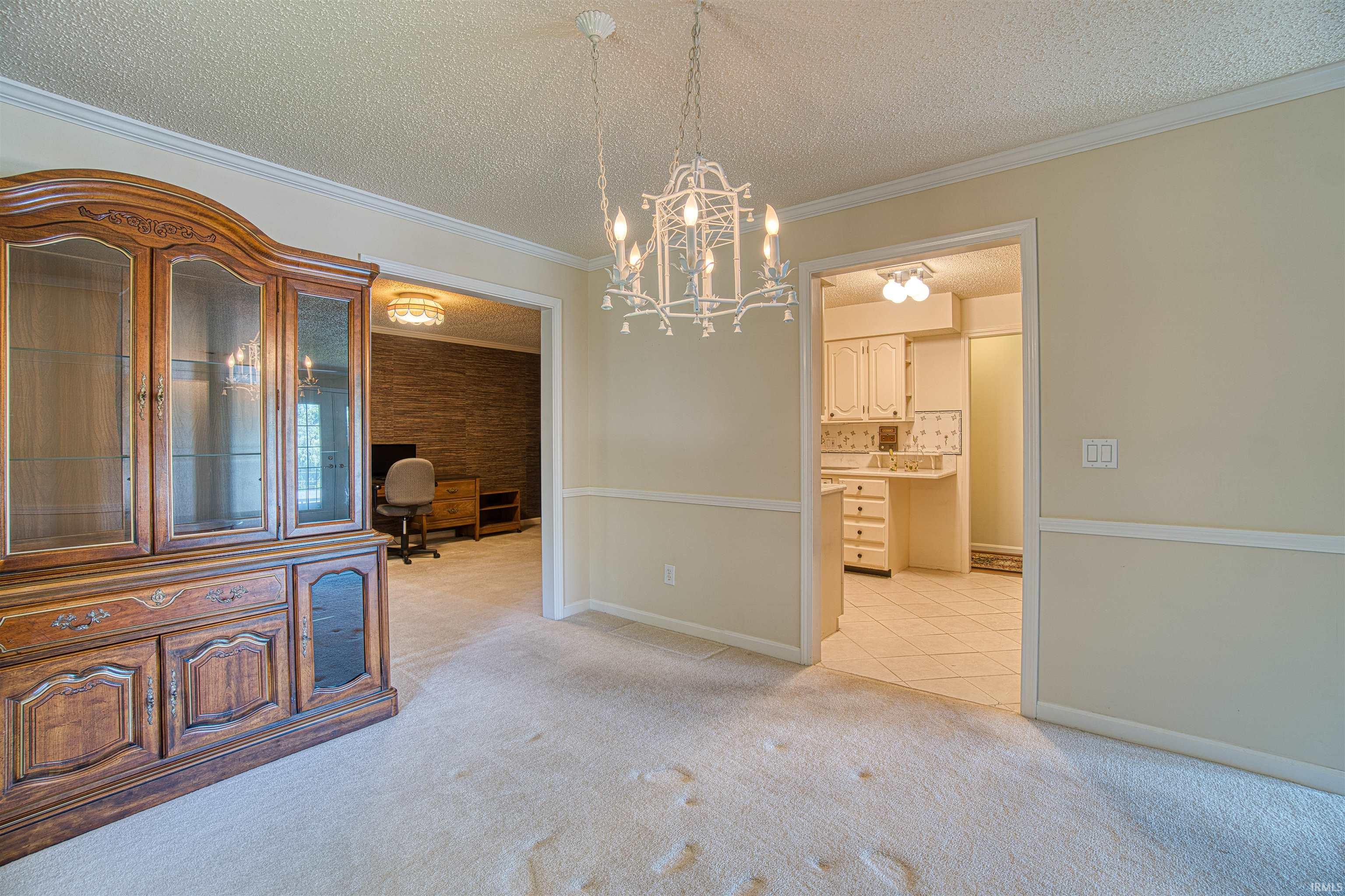 6518 Newburgh Road Evansville, IN 47715 - Photo 12 of 31 Gallery Image 12