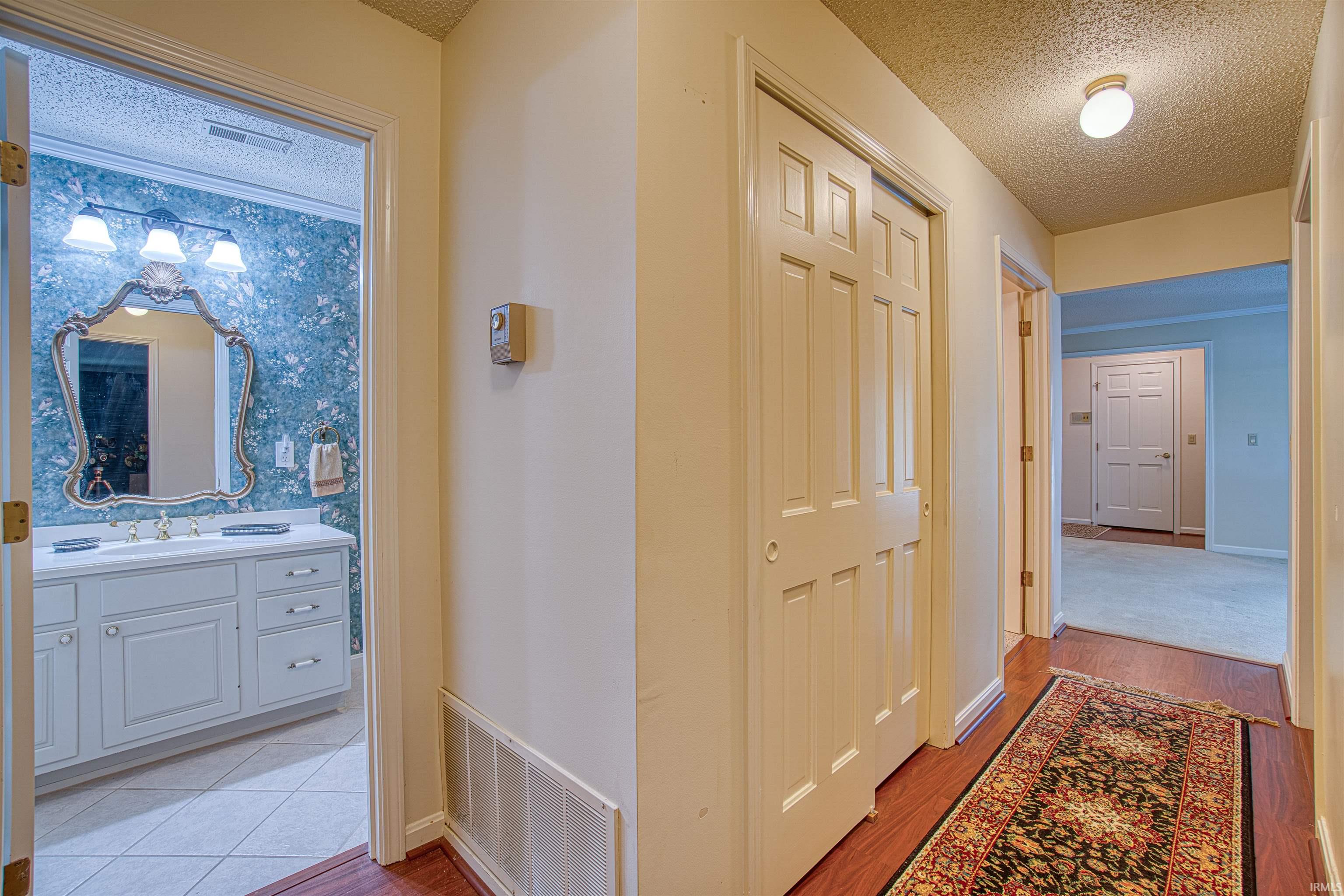 6518 Newburgh Road Evansville, IN 47715 - Photo 19 of 31 Gallery Image 19