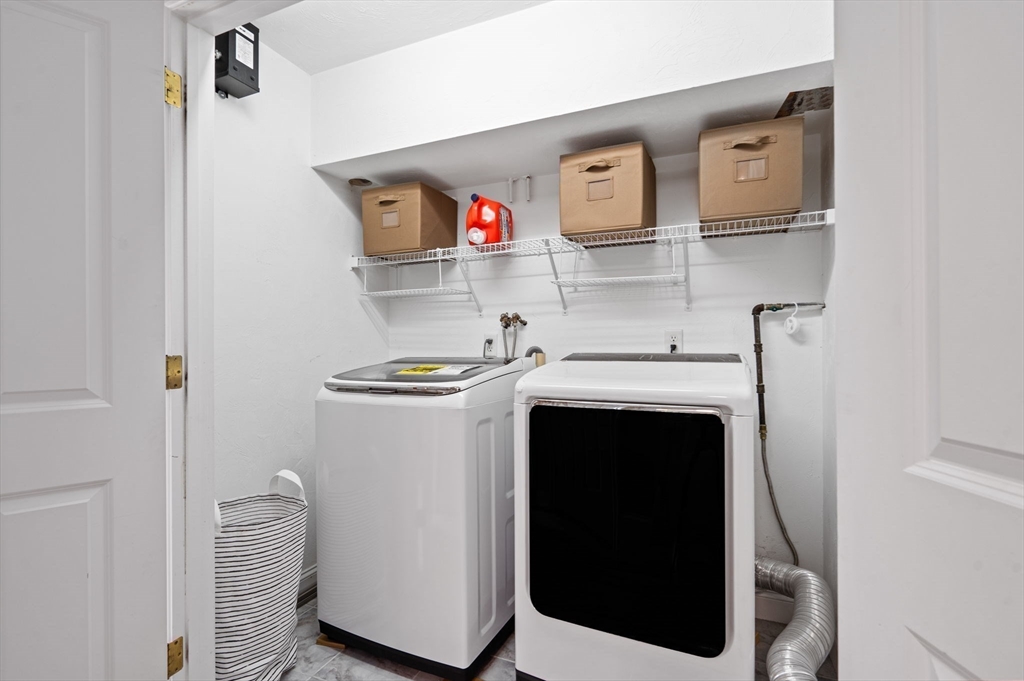 216 Rangeway Road, Unit 182 Billerica, MA 01862 - Photo 33 of 42 a utility room with dryer and washer