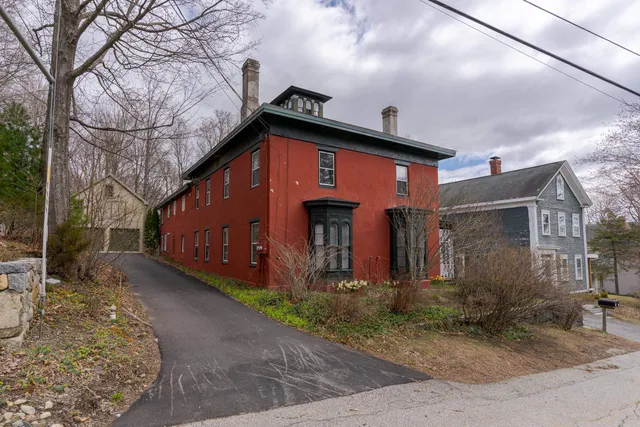 $895,000 | 9 Swamscott Street, Newfields, NH 03856