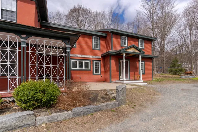 $895,000 | 9 Swamscott Street, Newfields, NH 03856