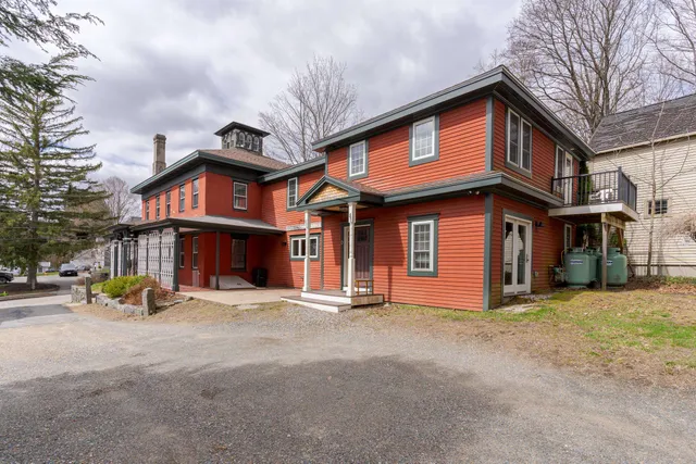 $895,000 | 9 Swamscott Street, Newfields, NH 03856
