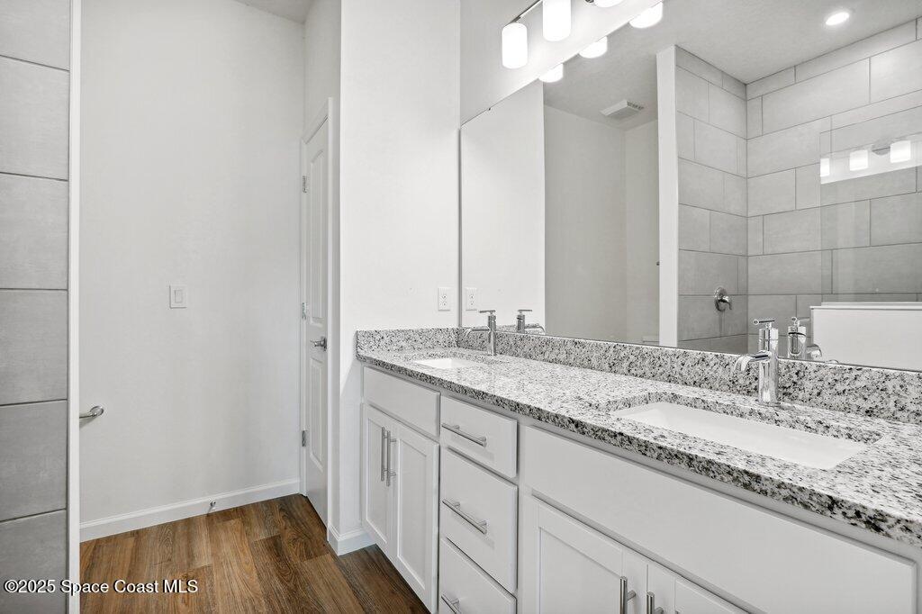 279 Sauders Road Southeast, Unit 50 Palm Bay, FL 32909 - Photo 3 of 12 Emerald- Master Bathroom