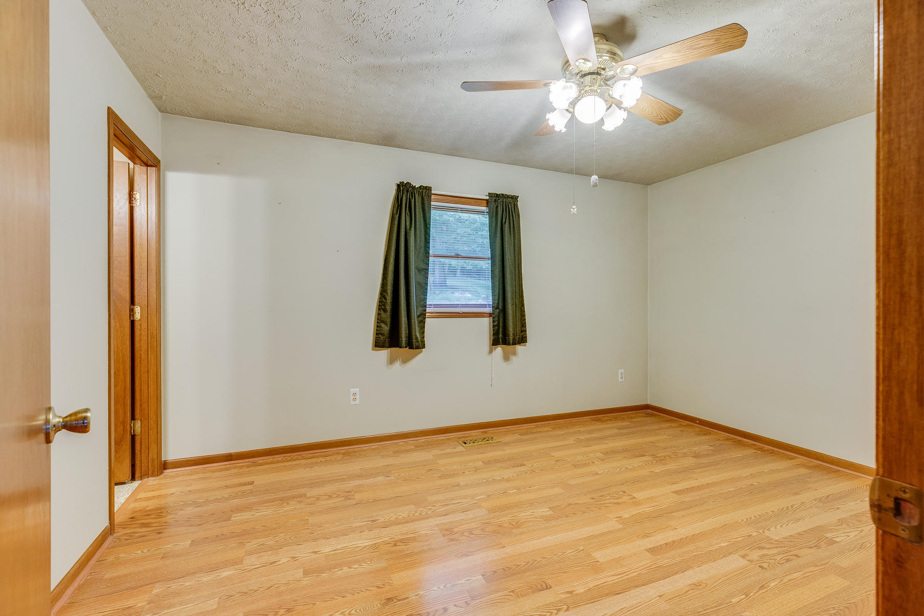 501 Wahoo Valley Road Kingsport, TN 37663 - Photo 22 of 45 021 (19)