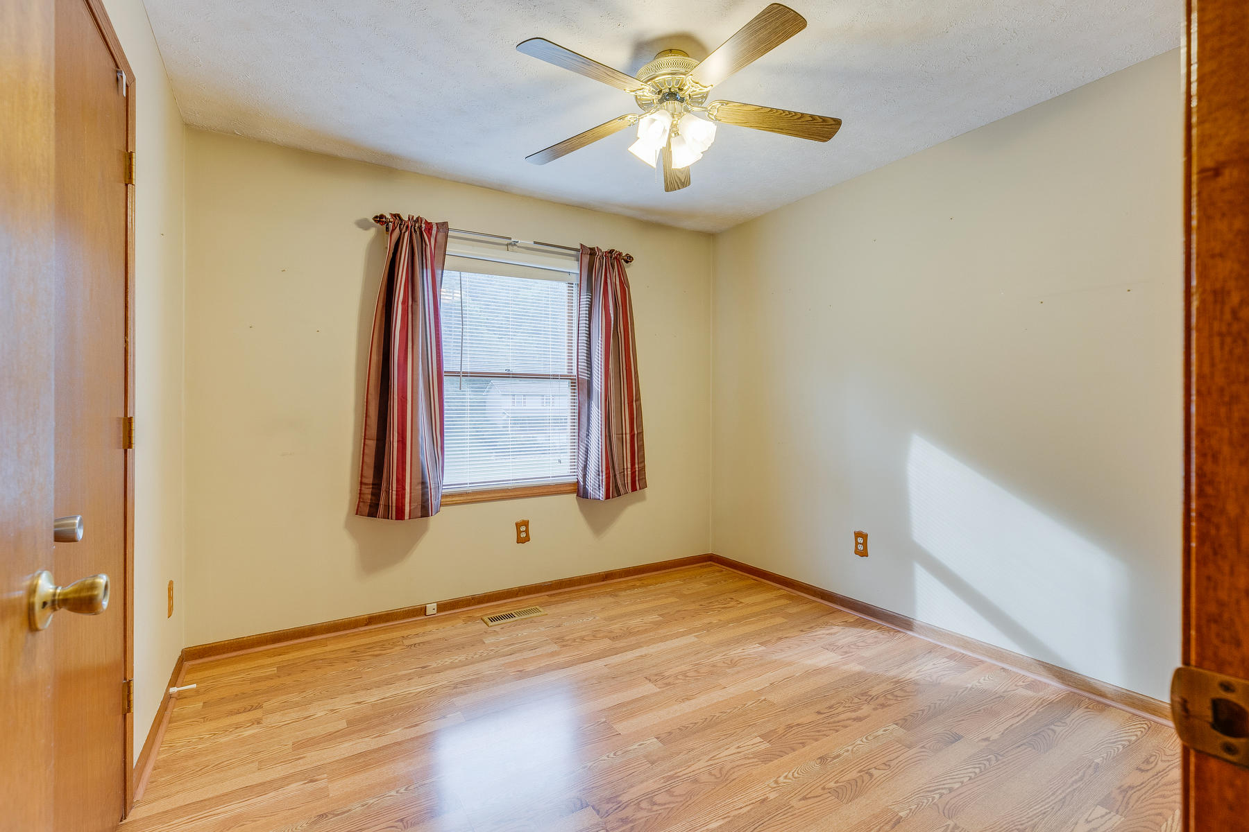 501 Wahoo Valley Road Kingsport, TN 37663 - Photo 28 of 45 029 (15)