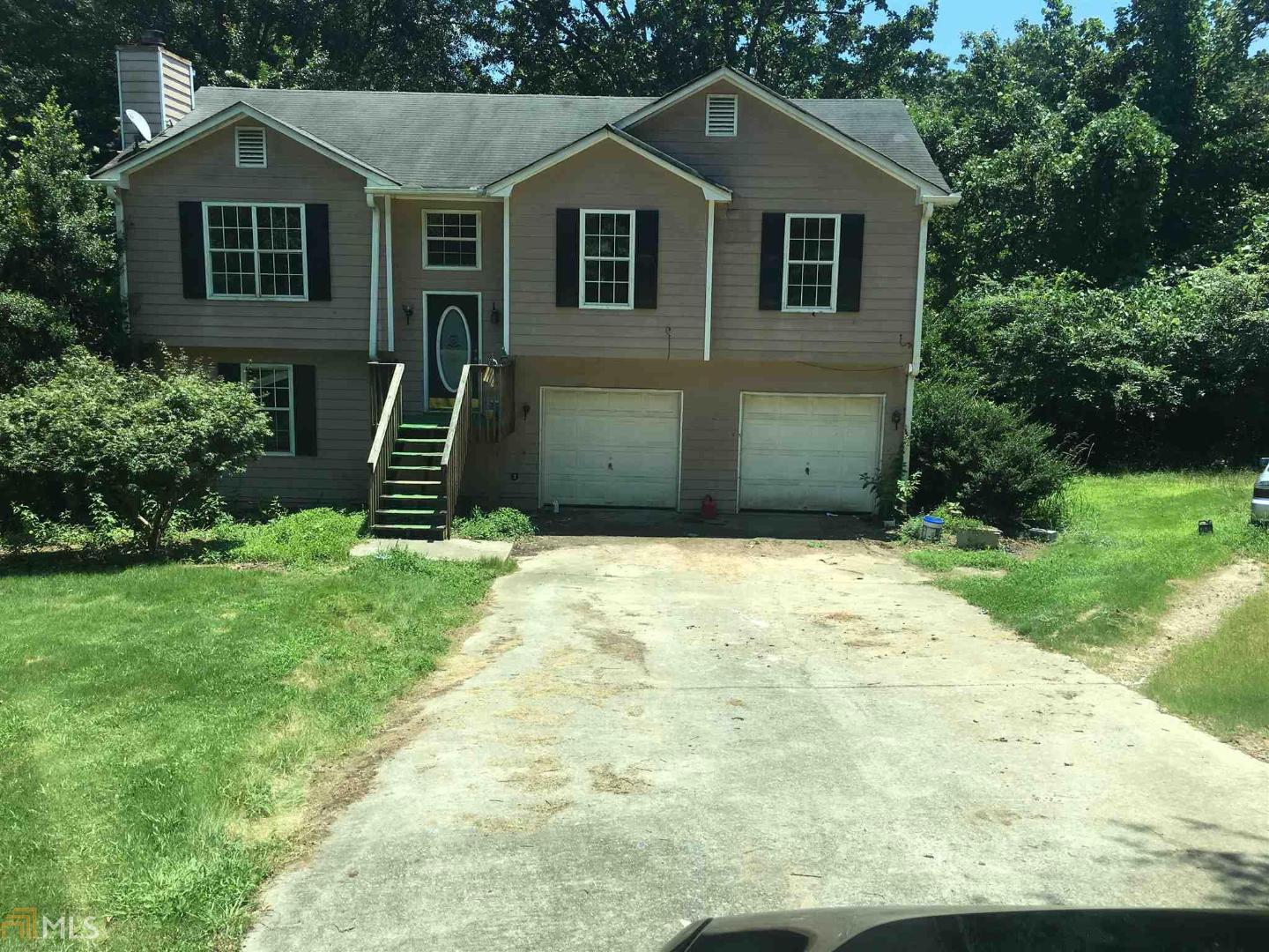 420 Jeffords Road Winder, GA 30680 - Photo 1 of 1 a view of a yard in front of a house with plants