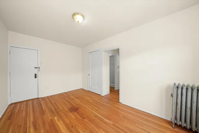 $1,350 | 3300 West Schubert Avenue, Unit 1C, Chicago, IL 60647