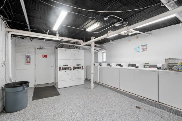 $1,350 | 3300 West Schubert Avenue, Unit 1C, Chicago, IL 60647