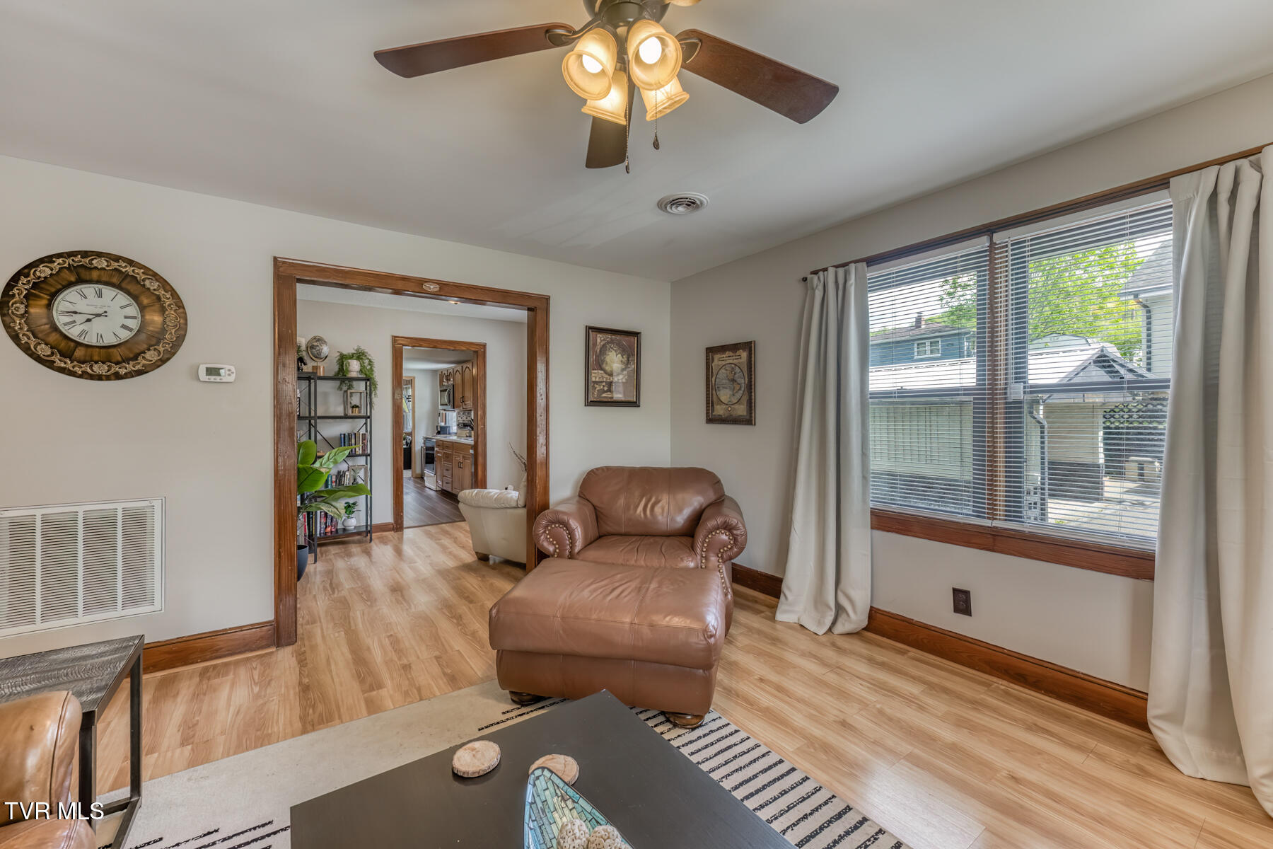 75 24th Street Bristol, TN 37620 - Photo 5 of 46 75 24th St-5