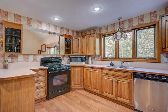 $530,000 | 137 Modock Hill Road, Conway, NH 03818