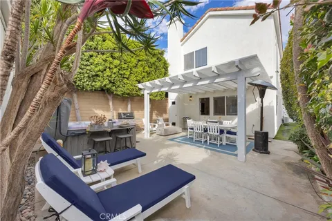 $1,795,000 | 605 California Street, Huntington Beach, CA 92648