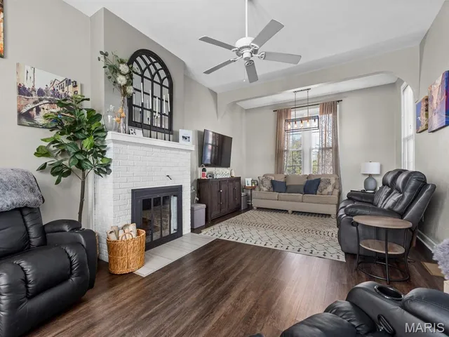 $285,000 | 103 North Rapp Avenue, Columbia, IL 62236