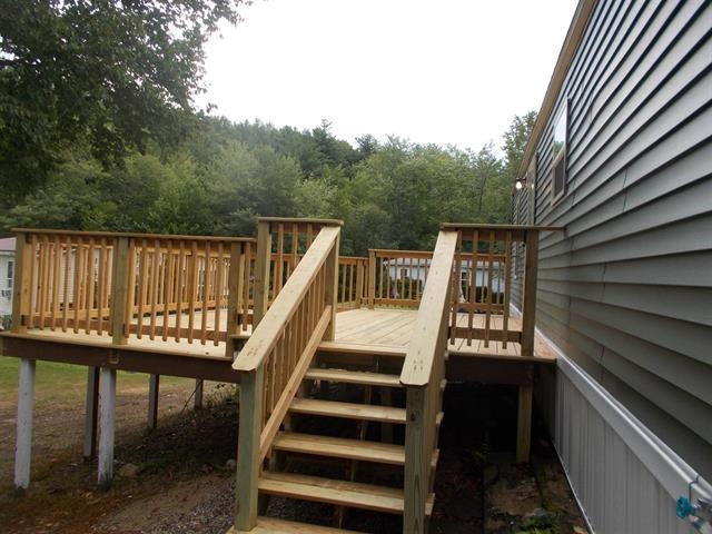 77 Royal Crst Park Rochester, NH 03867 - Photo 3 of 12
