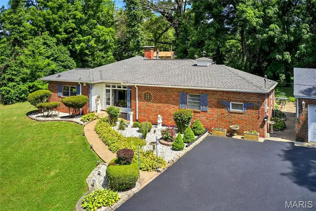 $274,900 | 351 North 66th Street, Belleville, IL 62223