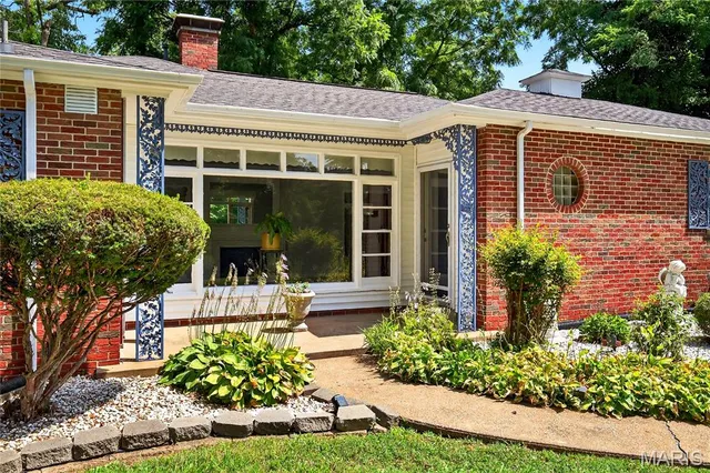 $274,900 | 351 North 66th Street, Belleville, IL 62223