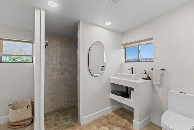 a view of a kitchen with washer and dryer