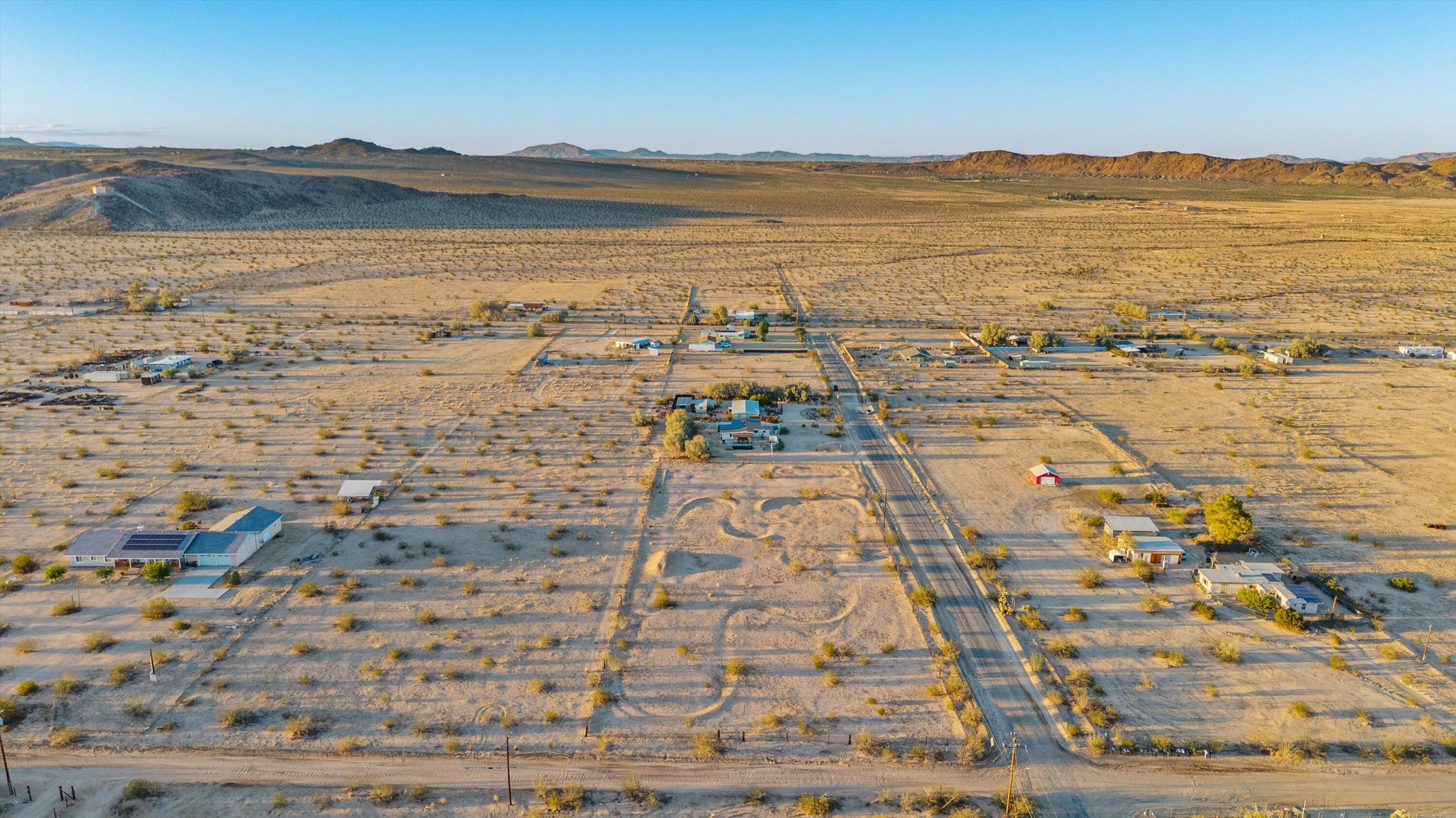 4610 Sunkist Road Joshua Tree, CA 92252 - Photo 54 of 55 a view of lake view and mountain view