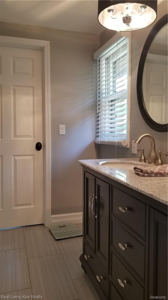 218 Beechview Drive Rochester, MI 48306 - Photo 30 of 50 20180725_114259.jpg