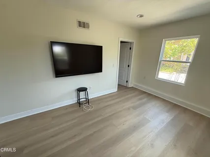 $2,900 | 239 1/2 North Mayflower Avenue, Monrovia, CA 91016