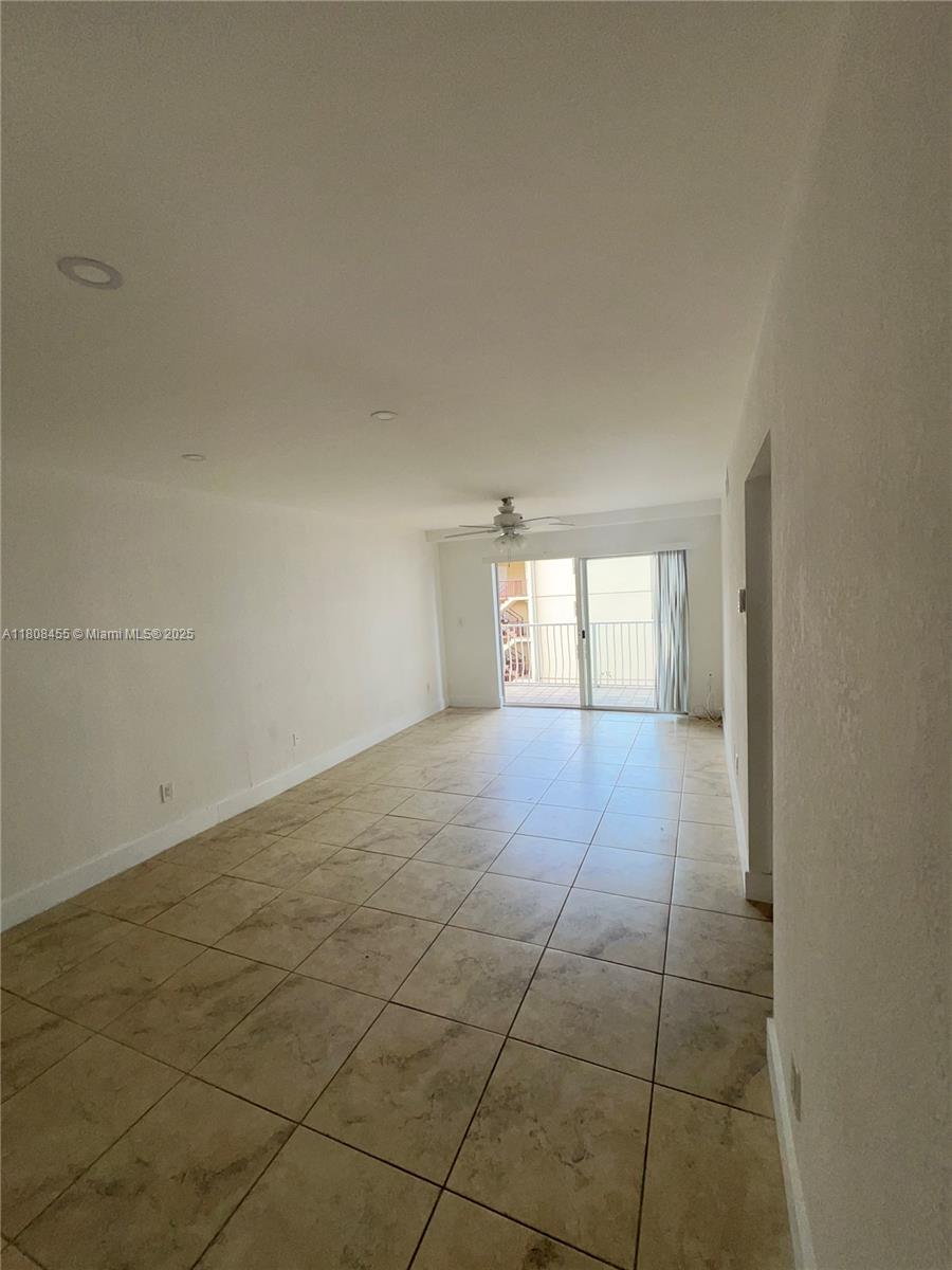 677 Northeast 24th Street, Unit 607 Miami, FL 33137 - Photo 12 of 29 a view of an empty room and window