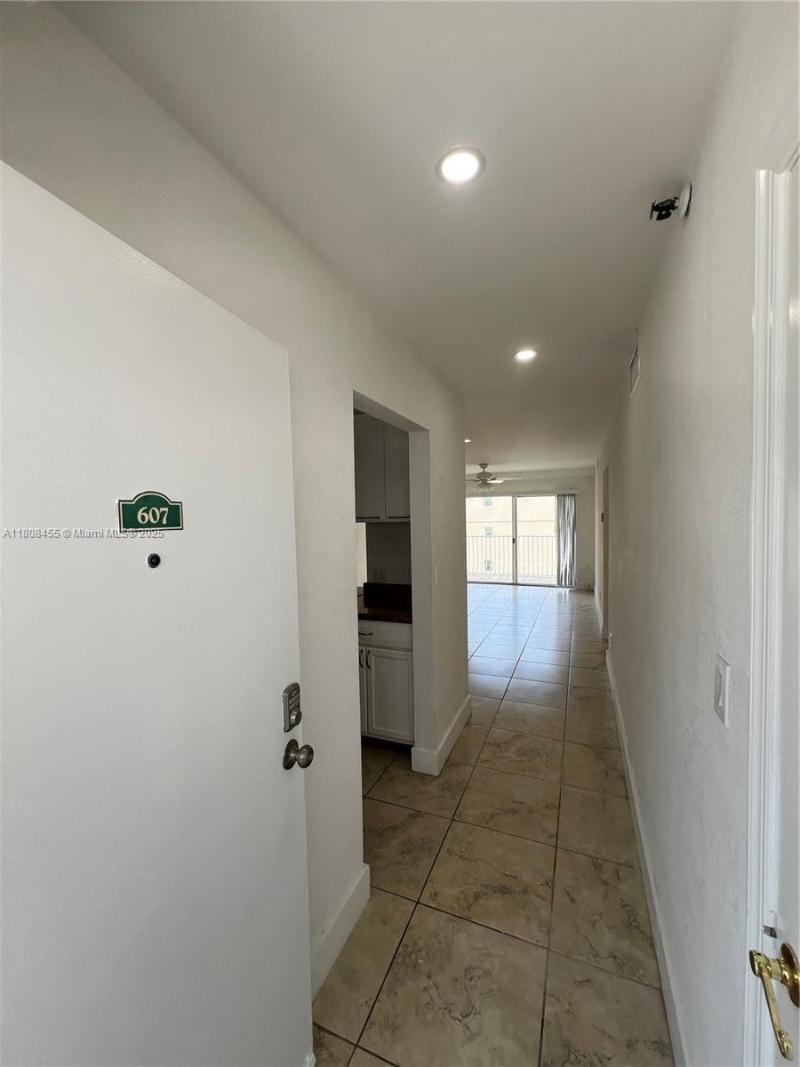 677 Northeast 24th Street, Unit 607 Miami, FL 33137 - Photo 6 of 29