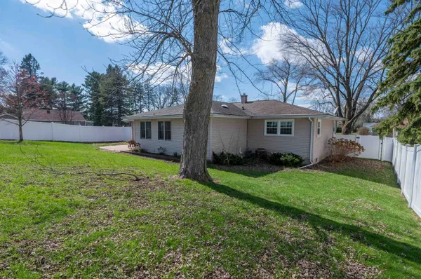 $247,000 | 1018 Tee Street, Dixon, IL 61021