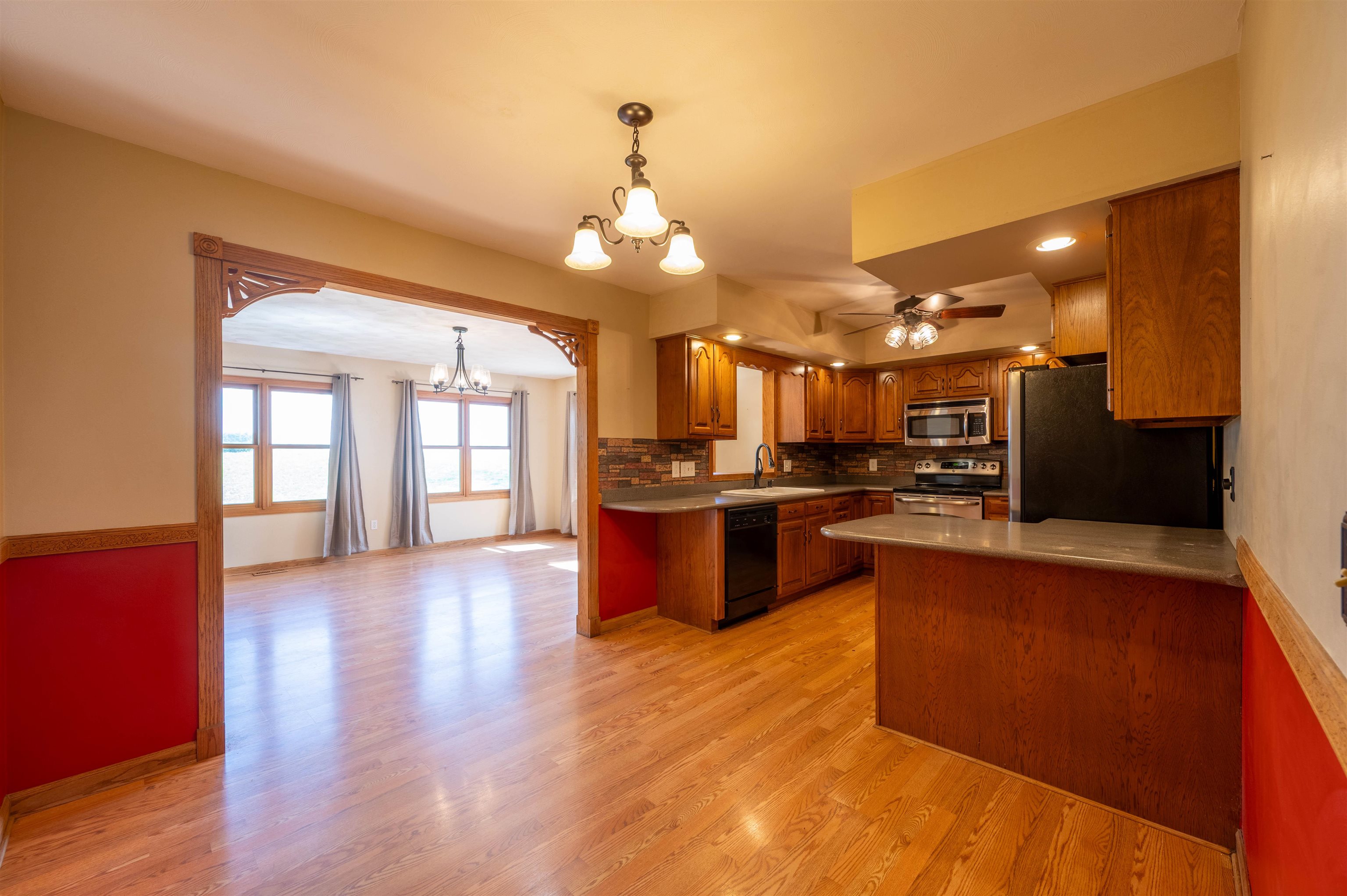 1018 Tee Street Dixon, IL 61021 - Photo 5 of 30