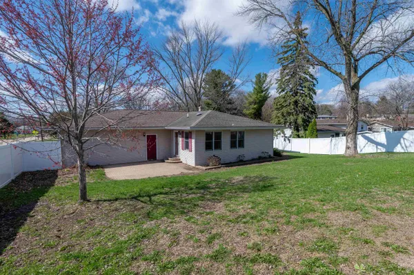 $247,000 | 1018 Tee Street, Dixon, IL 61021