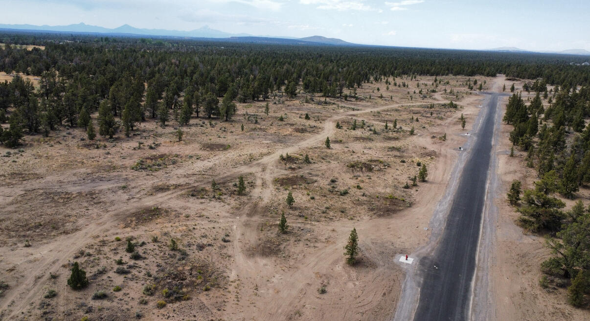 68329 Conquest Rd Bend, Unit LOT 7 Bend, OR 97701 - Photo 6 of 7 IMG_3403