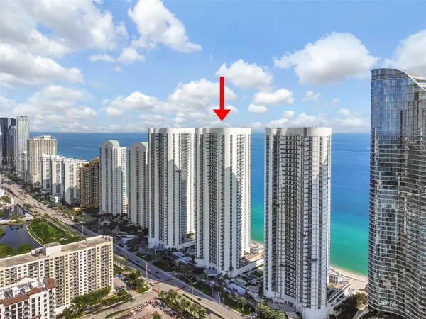 $6,700 | 15901 Collins Avenue, Unit 2405, Sunny Isles Beach, FL 33160