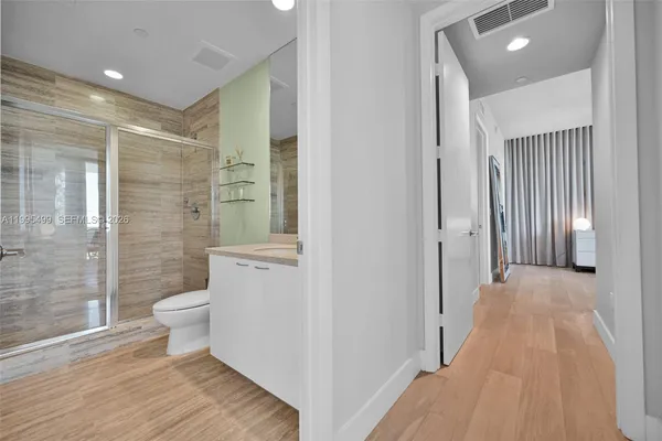 $6,700 | 15901 Collins Avenue, Unit 2405, Sunny Isles Beach, FL 33160