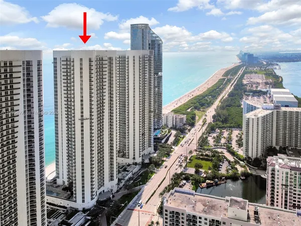 $6,700 | 15901 Collins Avenue, Unit 2405, Sunny Isles Beach, FL 33160