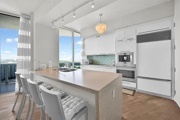 $6,700 | 15901 Collins Avenue, Unit 2405, Sunny Isles Beach, FL 33160