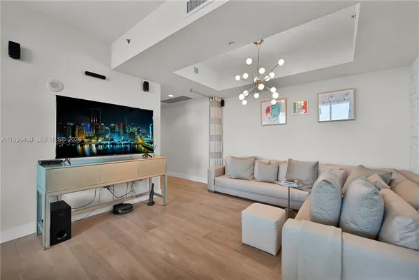 $6,700 | 15901 Collins Avenue, Unit 2405, Sunny Isles Beach, FL 33160