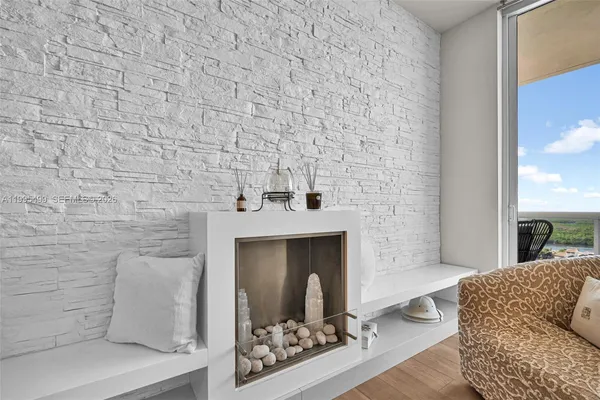 $6,700 | 15901 Collins Avenue, Unit 2405, Sunny Isles Beach, FL 33160