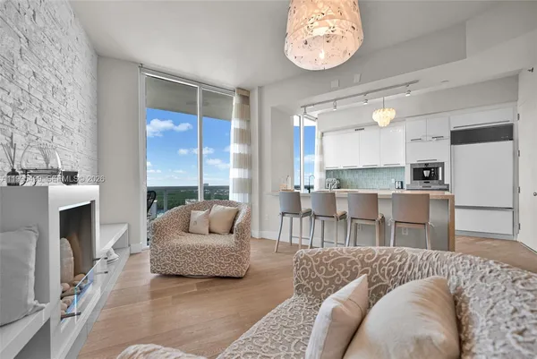 $6,700 | 15901 Collins Avenue, Unit 2405, Sunny Isles Beach, FL 33160