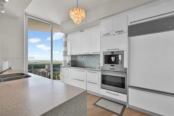 $6,700 | 15901 Collins Avenue, Unit 2405, Sunny Isles Beach, FL 33160