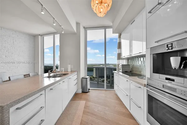 $6,700 | 15901 Collins Avenue, Unit 2405, Sunny Isles Beach, FL 33160