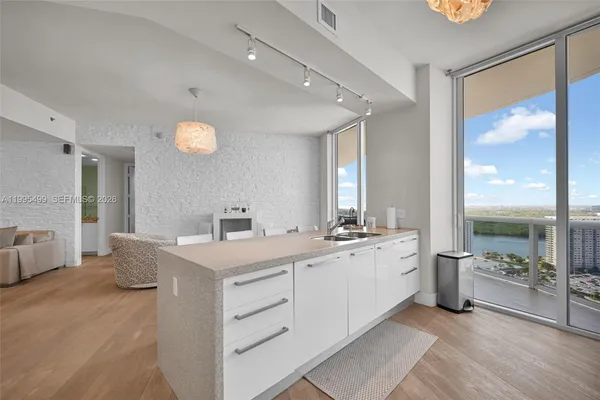 $6,700 | 15901 Collins Avenue, Unit 2405, Sunny Isles Beach, FL 33160