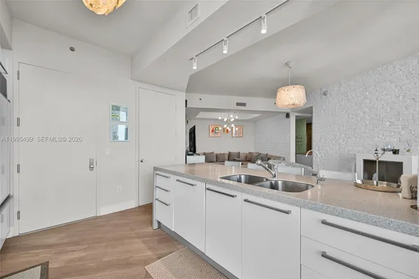 $6,700 | 15901 Collins Avenue, Unit 2405, Sunny Isles Beach, FL 33160